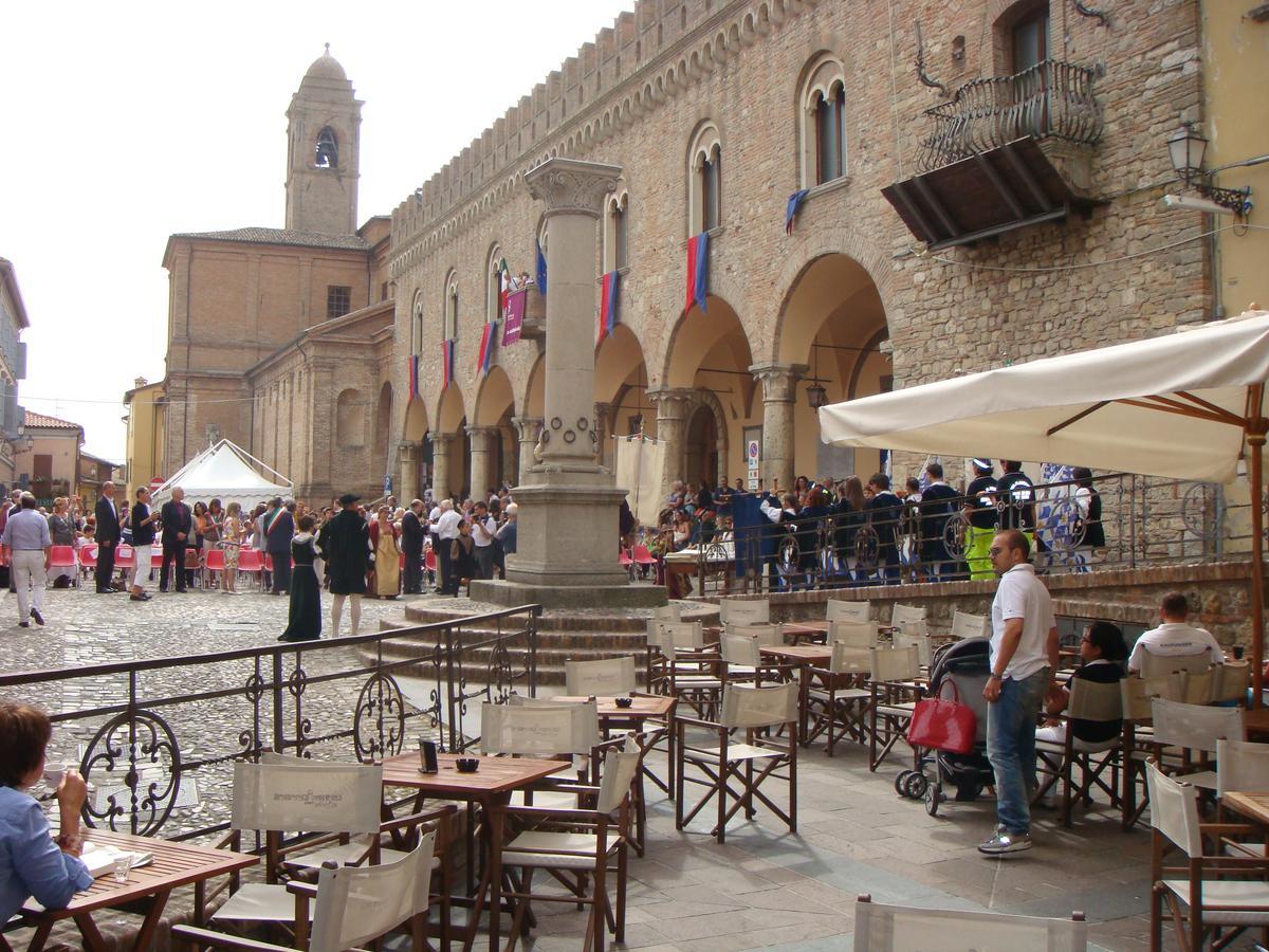 Albergo Colonna Bertinoro Buitenkant foto